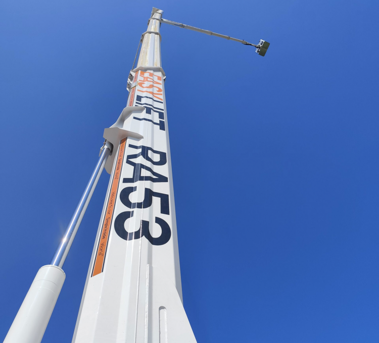 Easy Lift RA53：建筑高空作業(yè)的硬核解決方案